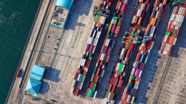美國卡車港口提貨全解析：流程、成本與效率優(yōu)化策略